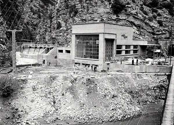 Usine électrique de la Mescla lors des aménagements de 1956 - 